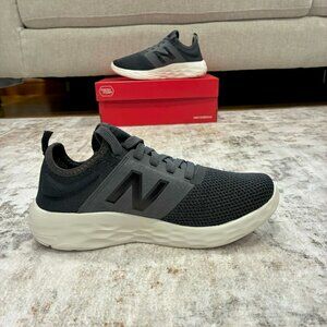 NWT Womens New Balance Shoes - Size 7